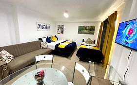 2 Bedrooms Modern Central London Apartment, Full Kitchen, 5 Minutes Tube Station
